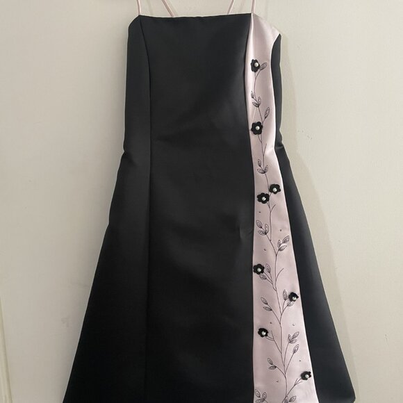 Old money cocktail dress. - Picture 3 of 11